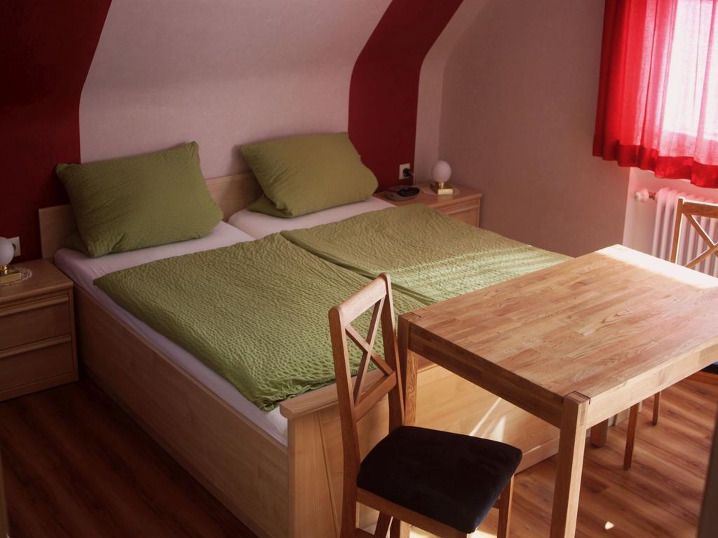 Hotel Café Pfaus Heidburg Mühlenbach Habitación foto